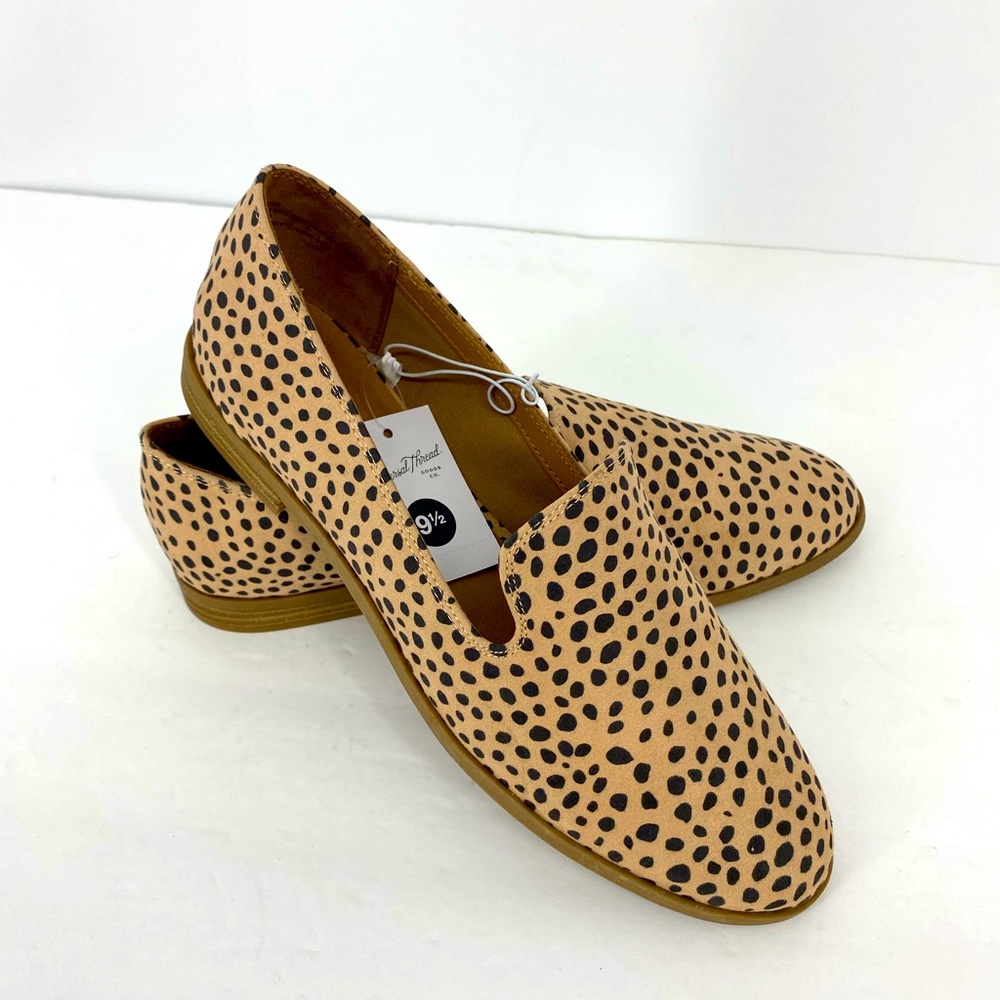 Universal Thread Leopard flats